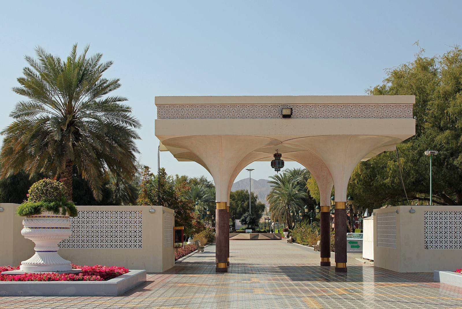 حديقة القرم الطبيعية — Qurum Natural Park Muscat (47954028687).jpg
