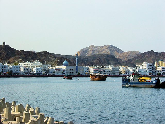 ميناء قابوس
