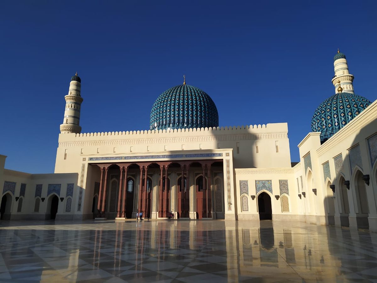 جامع السلطان قابوس بصحار — Masjid Sultan Qaboos Sohar.jpg