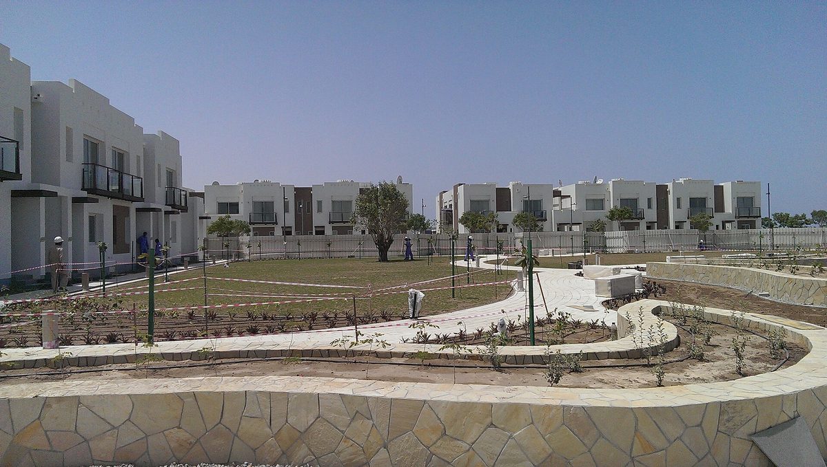 The Wave Fish Pond — The Wave, Muscat Acacia Garden (Under Construction) - panoramio.jpg