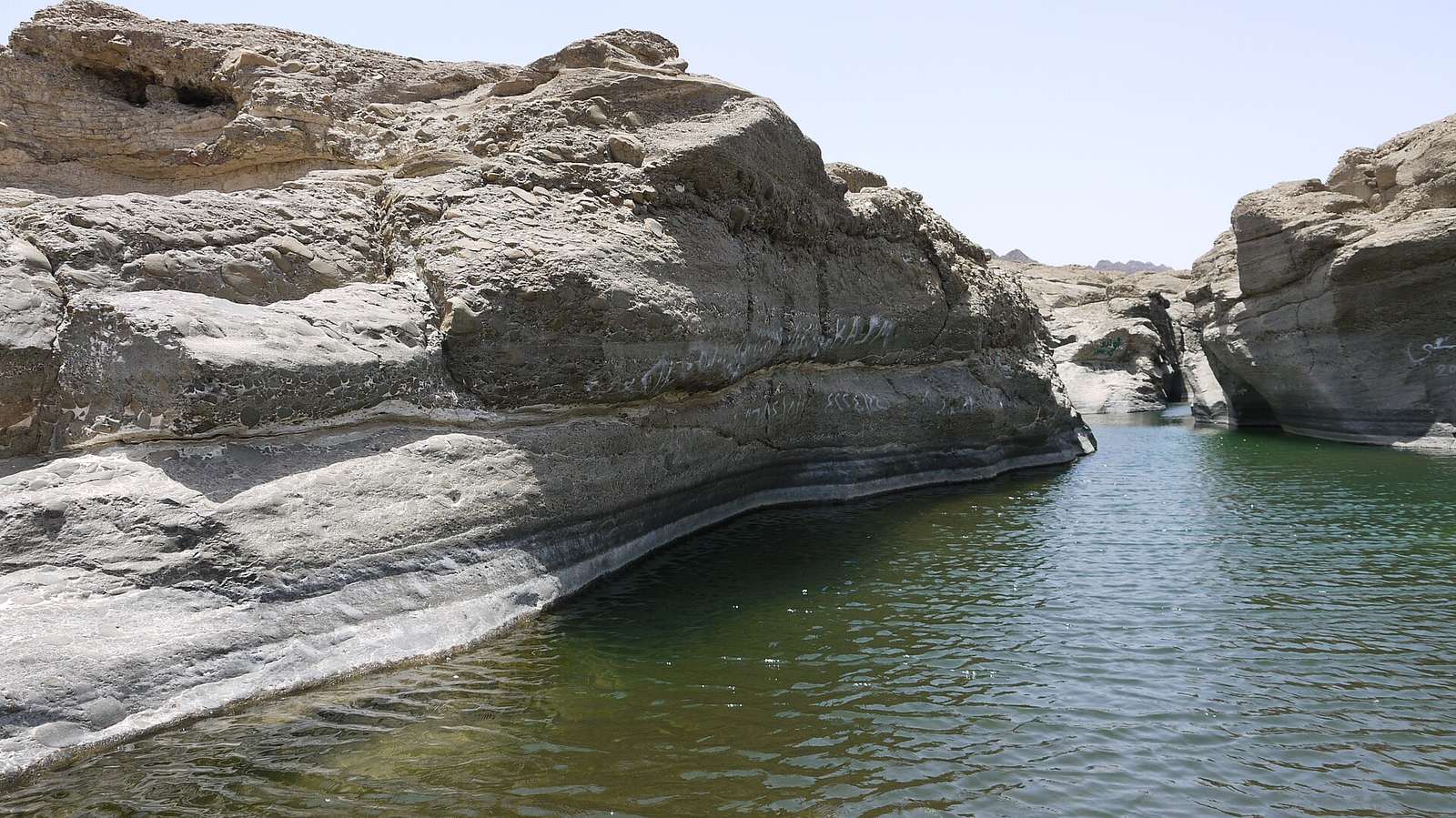 وادي القحفي — Natural pools Wadi al Qahfi - Tributary of Wadi Hatta (5768807750).jpg