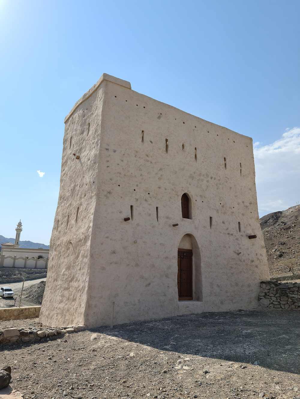 وادي القور — Al Nasla Fort.jpg
