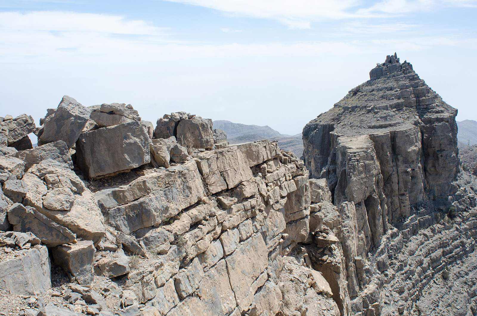 وادي خب الشامسي — Jebel Qihwi (16549249257).jpg