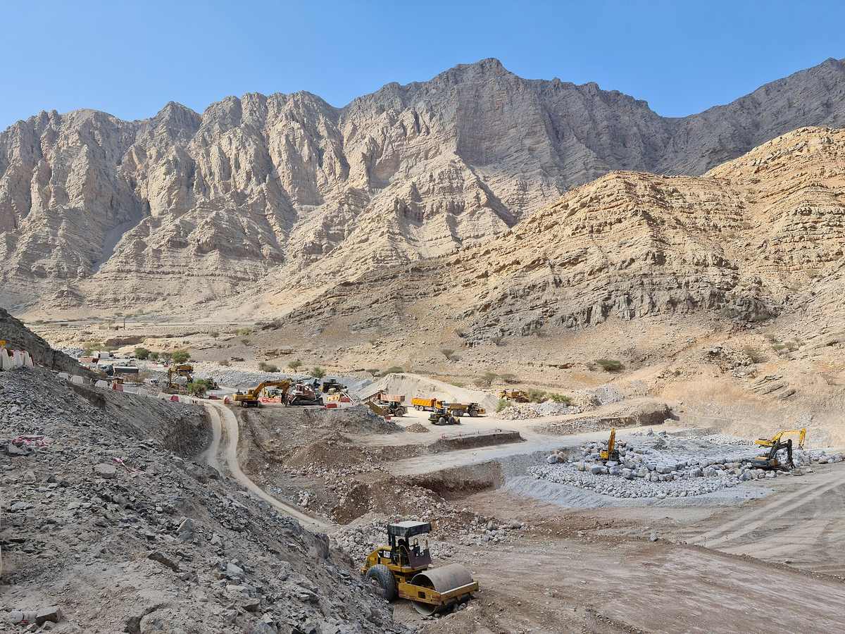 وادي نقب — Wadi Naqab Dam Construction.jpg